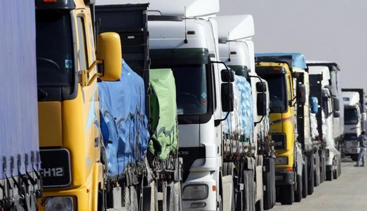 فیلم، ترافیک چندکیلومتری کامیون های صادراتی در مرز پیرانشهر