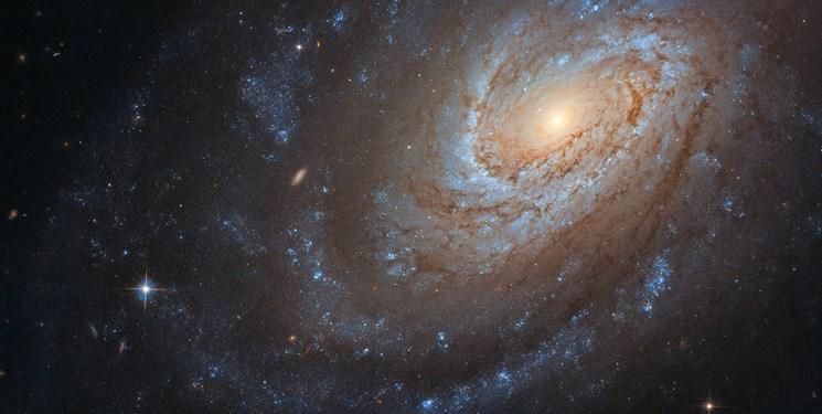 تصویر زیبای هابل از یک کهکشان کرکی