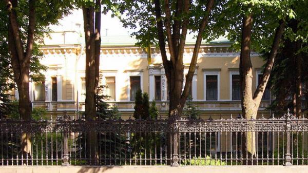 روسیه کارمند سفارت اوکراین را عنصر نامطلوب خواند