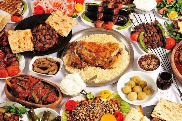 10 غذایی که باید در استانبول امتحان کرد 10 غذایی که باید در استانبول امتحان کرد